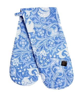 A William Morris Golden Lilly Classic - 1899 Willoware Blue - Double Oven Glove 